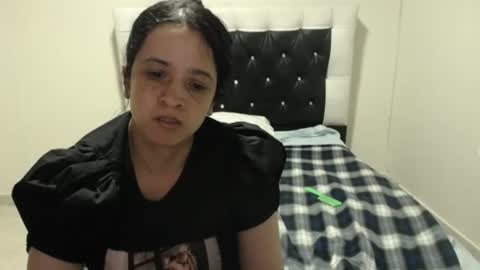 Snapshot of vivian_walt_ chatting on 06-15-26, 08:27 melissa online show from 06-15-26, 08:27