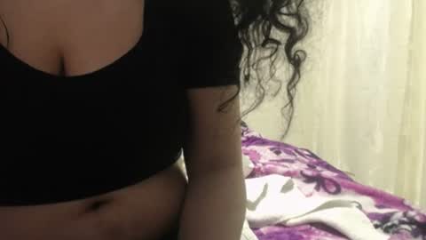 Snapshot of vivian_walt_ chatting on 07-19-26, 06:39 melissa online show from 07-19-26, 06:39