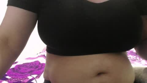 Snapshot of vivian_walt_ chatting on 07-23-26, 10:13 melissa online show from 07-23-26, 10:13