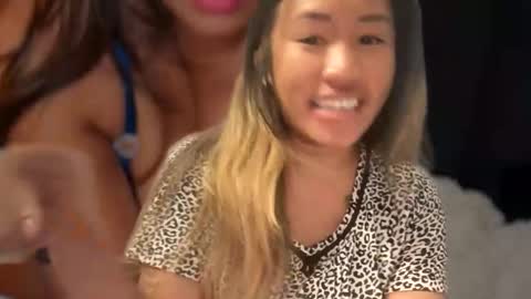 viviandela97 online show from 04-29-26, 09:43