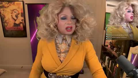 Snapshot of vivianfrost chatting on 01-18-26, 05:00 VivianFrosty online show from 01-18-26, 05:00