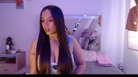 Viviana online show from 10-11-25, 04:27