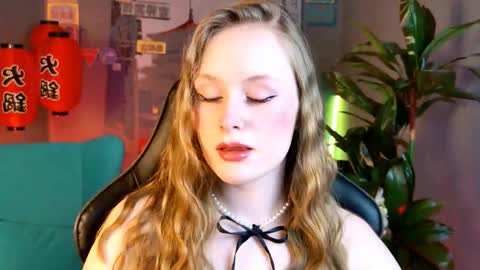 Vivien online show from 11-22-25, 09:08