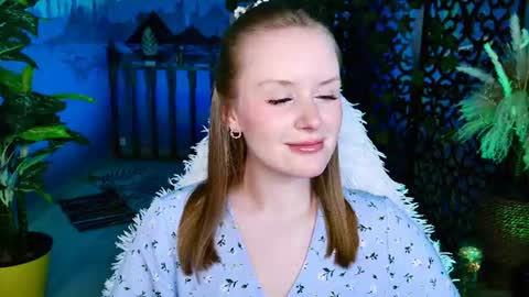 Snapshot of vivienleeigh chatting on 06-23-26, 05:27 Vivien online show from 06-23-26, 05:27