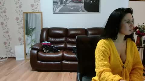 Snapshot of vivienne17 chatting on 02-22-25, 06:41 vivienne online show from 02-22-25, 06:41