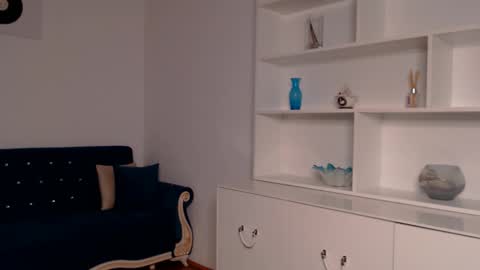 Vivienne online show from 03-05-25, 07:38