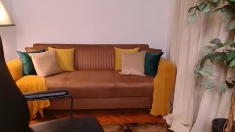 Vivienne online show from 11-02-25, 05:15