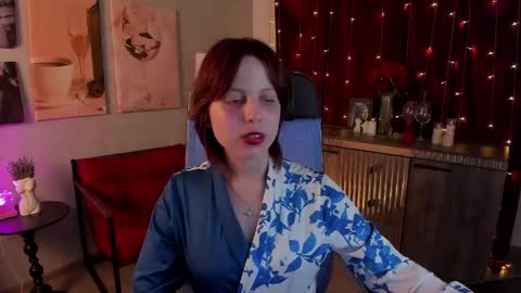 Vivienne  online show from 05-11-26, 12:44