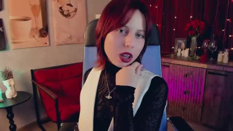 Vivienne  online show from 05-12-26, 12:57