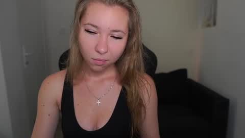 VivienVance online show from 06-15-26, 01:24