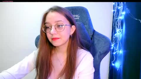 Snapshot of vivivivikkie chatting on 05-23-26, 09:19 vivivivikkie online show from 05-23-26, 09:19