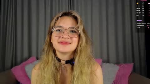 Snapshot of vivyboo111 chatting on 11-30-25, 08:24 vivyboo111 online show from 11-30-25, 08:24