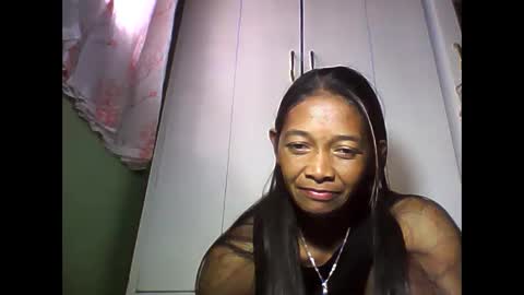 Snapshot of vixen_lina chatting on 05-15-26, 06:20 vixen_lina online show from 05-15-26, 06:20