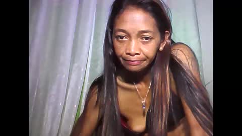 Snapshot of vixen_lina chatting on 05-20-26, 06:25 vixen_lina online show from 05-20-26, 06:25
