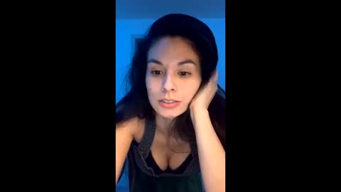 Snapshot of vixenblade chatting on 02-03-26, 06:22 vixenblade online show from 02-03-26, 06:22