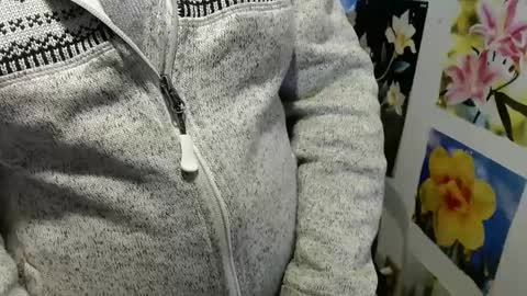 Snapshot of vixenfyre chatting on 12-23-24, 01:40 Vixen Fyre online show from 12-23-24, 01:40