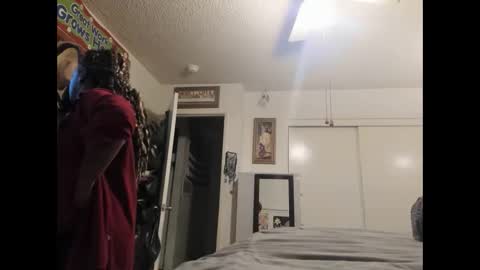 Snapshot of vixenfyre chatting on 11-16-25, 07:03 Vixen Fyre online show from 11-16-25, 07:03