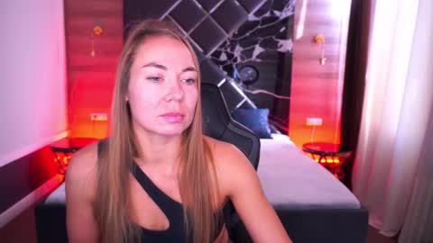 Snapshot of vixenmuse chatting on 10-16-25, 07:20 Ur Lady online show from 10-16-25, 07:20