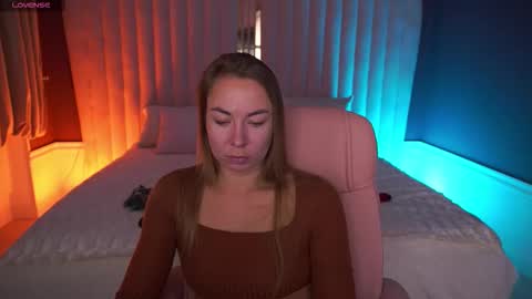 Snapshot of vixenmuse chatting on 10-30-25, 08:42 Ur Lady online show from 10-30-25, 08:42