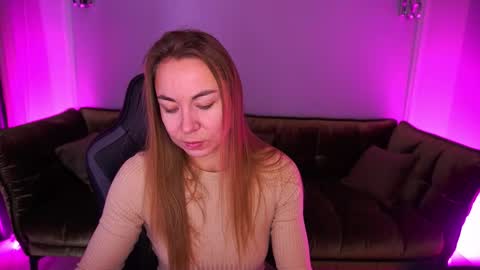 Snapshot of vixenmuse chatting on 11-13-25, 09:03 Ur Lady online show from 11-13-25, 09:03