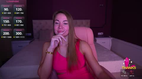 Snapshot of vixenmuse chatting on 12-01-25, 08:47 Ur Lady online show from 12-01-25, 08:47