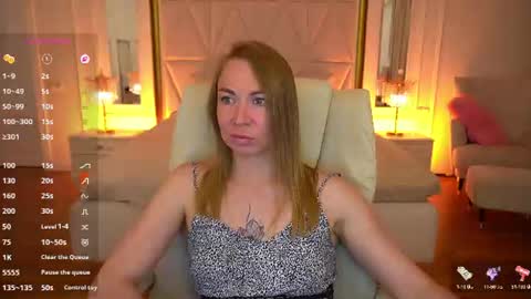 Snapshot of vixenmuse chatting on 06-11-26, 09:24 Ur Lady online show from 06-11-26, 09:24