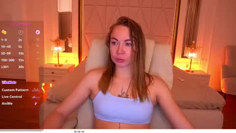 Snapshot of vixenmuse chatting on 06-21-26, 08:11 Ur Lady online show from 06-21-26, 08:11
