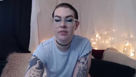 Snapshot of vixinvvitch chatting on 12-11-24, 04:31 VIXIN online show from 12-11-24, 04:31