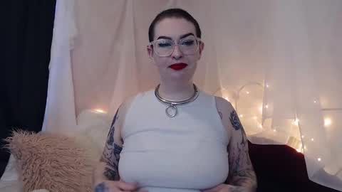 Snapshot of vixinvvitch chatting on 12-14-24, 04:20 VIXIN online show from 12-14-24, 04:20