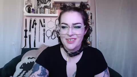 Snapshot of vixinvvitch chatting on 10-04-25, 07:45 VIXIN online show from 10-04-25, 07:45