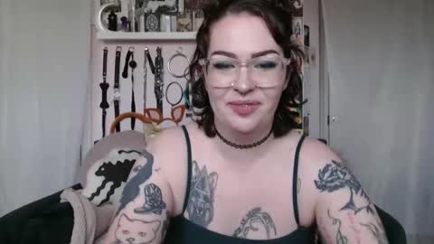 Snapshot of vixinvvitch chatting on 10-29-25, 06:31 VIXIN online show from 10-29-25, 06:31