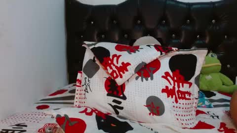 Snapshot of vkleiin chatting on 10-27-25, 10:58 Venus online show from 10-27-25, 10:58