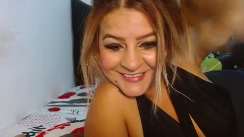 Snapshot of vkleiin chatting on 10-31-25, 05:30 Venus online show from 10-31-25, 05:30