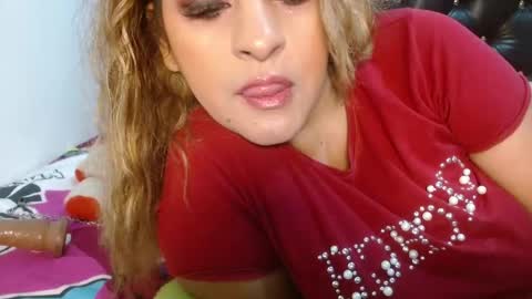 Snapshot of vkleiin chatting on 11-19-25, 06:35 Venus online show from 11-19-25, 06:35