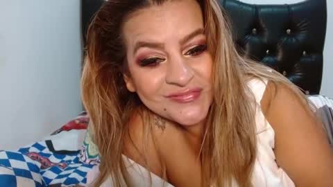 Snapshot of vkleiin chatting on 12-02-25, 01:00 Venus online show from 12-02-25, 01:00