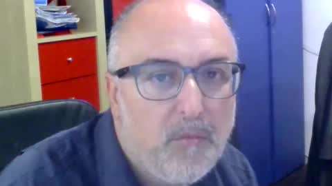 Snapshot of volpi72 chatting on 10-25-25, 10:23 volpi72 online show from 10-25-25, 10:23