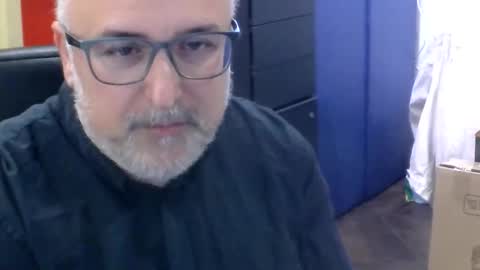 Snapshot of volpi72 chatting on 04-11-26, 12:31 volpi72 online show from 04-11-26, 12:31