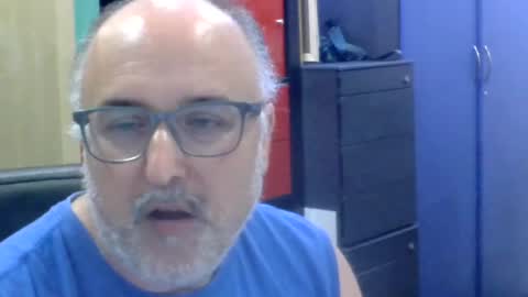 Snapshot of volpi72 chatting on 07-10-26, 06:10 volpi72 online show from 07-10-26, 06:10