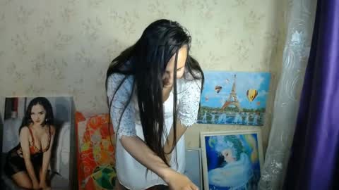 Snapshot of voulezvous_angel chatting on 05-27-26, 04:37 voulezvous_angel online show from 05-27-26, 04:37