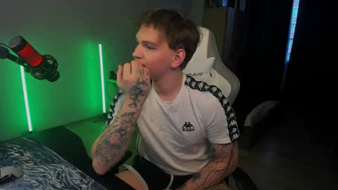 Snapshot of vova_belkin_ chatting on 05-29-26, 05:22 vova online show from 05-29-26, 05:22