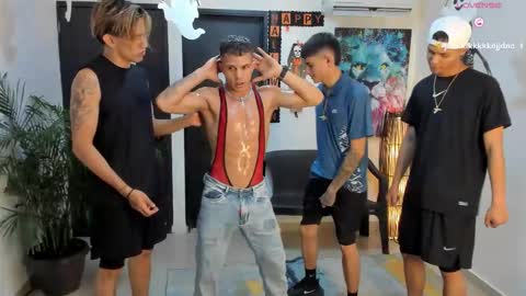 Snapshot of voyeurism_guys chatting on 10-06-25, 11:02 voyeurism_guys online show from 10-06-25, 11:02