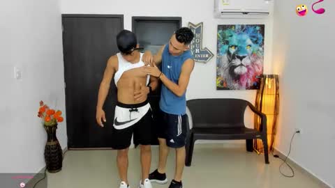 Snapshot of voyeurism_guys chatting on 11-20-25, 11:04 voyeurism_guys online show from 11-20-25, 11:04