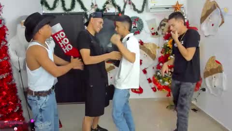 Snapshot of voyeurism_guys chatting on 12-15-25, 01:21 voyeurism_guys online show from 12-15-25, 01:21