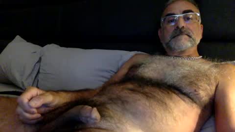 Enjoy guys of all ages if you are not on cam please dont ask for requests if i dont respond dont think im ignoring you i online show from 08-01-26, 10:14