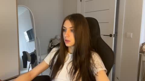 Arina online show from 04-19-26, 09:08