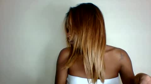 Snapshot of vynarahot chatting on 07-13-26, 12:19 vynarahot online show from 07-13-26, 12:19