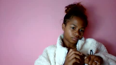 Snapshot of vynarahot chatting on 07-20-26, 05:44 vynarahot online show from 07-20-26, 05:44