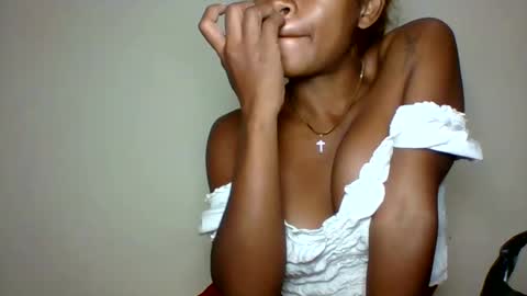 Snapshot of vynarahot chatting on 07-29-26, 04:49 vynarahot online show from 07-29-26, 04:49