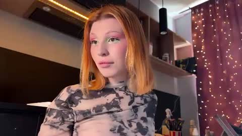 Snapshot of vynila chatting on 07-25-26, 08:01 ILONA A week goal new laptop online show from 07-25-26, 08:01