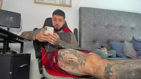 vyxen_ online show from 03-31-26, 08:09